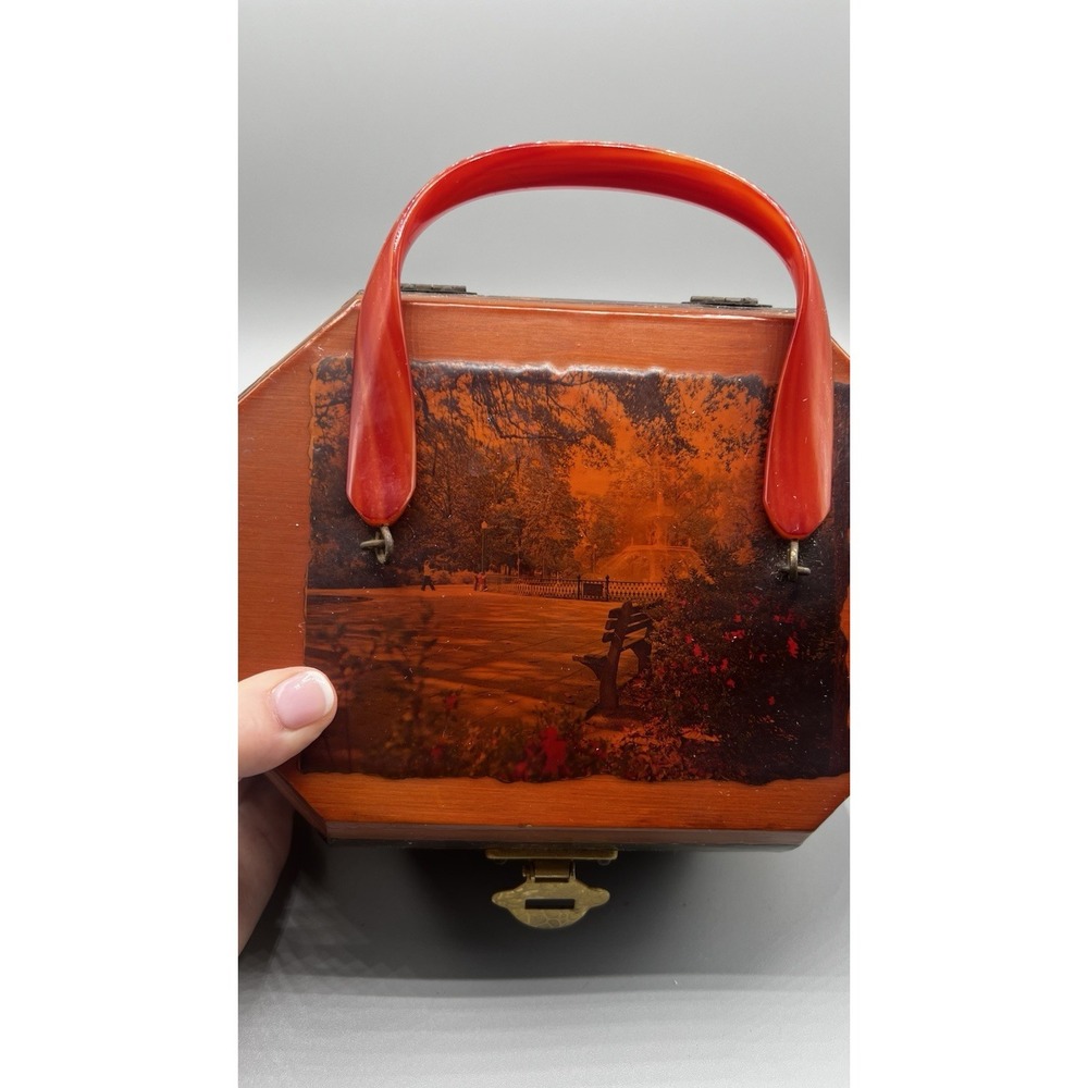 Vtg Wooden Octagon Purse Decoupage Forsyth Park Savannah Lacquered Lucite Handle - Picture 11 of 15
